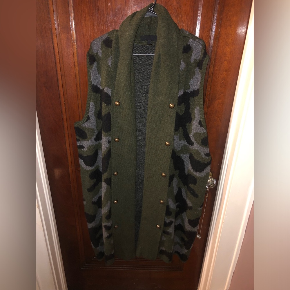 Heavy weight sleeveless sweater